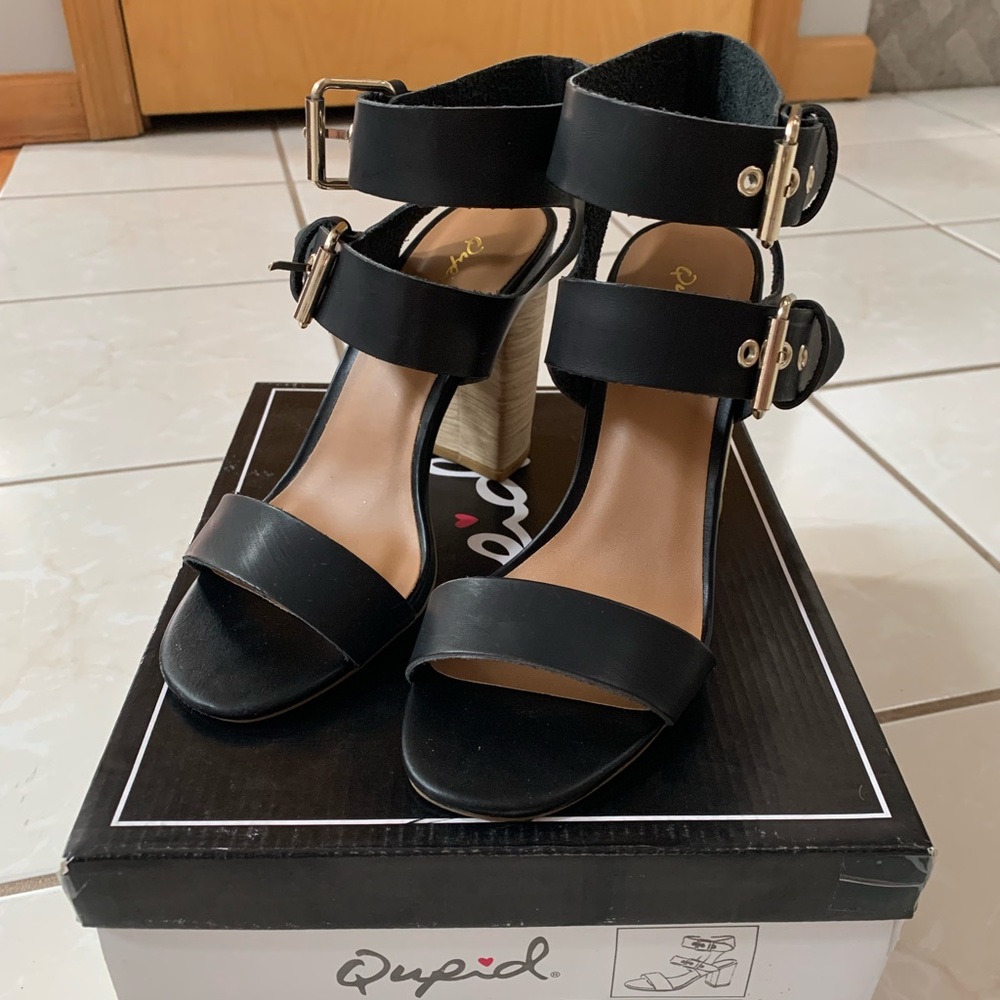 Black Belt Buckle Ankle Strapped Block Heeled Sandals